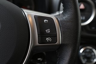 Halvkombi Toyota Yaris 15 av 19