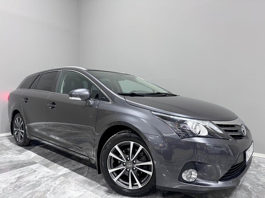 Toyota Avensis 2.0 Executive/Pano/Drag/Värmare/1Ägare/SE MIL