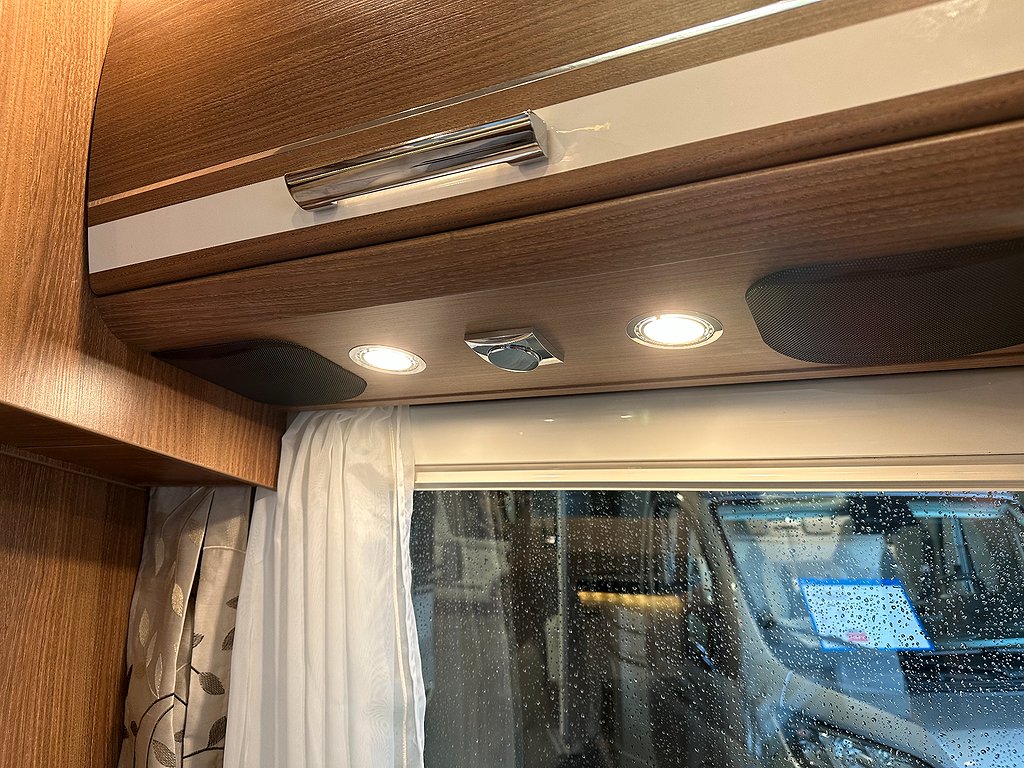 Carthago C-Tourer T143 Automat / Solcell / Långbädd - Carthago