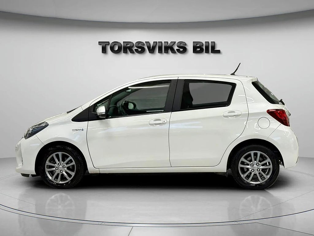 Toyota Yaris Hybrid e-CVT 101hk - miniatyr 3