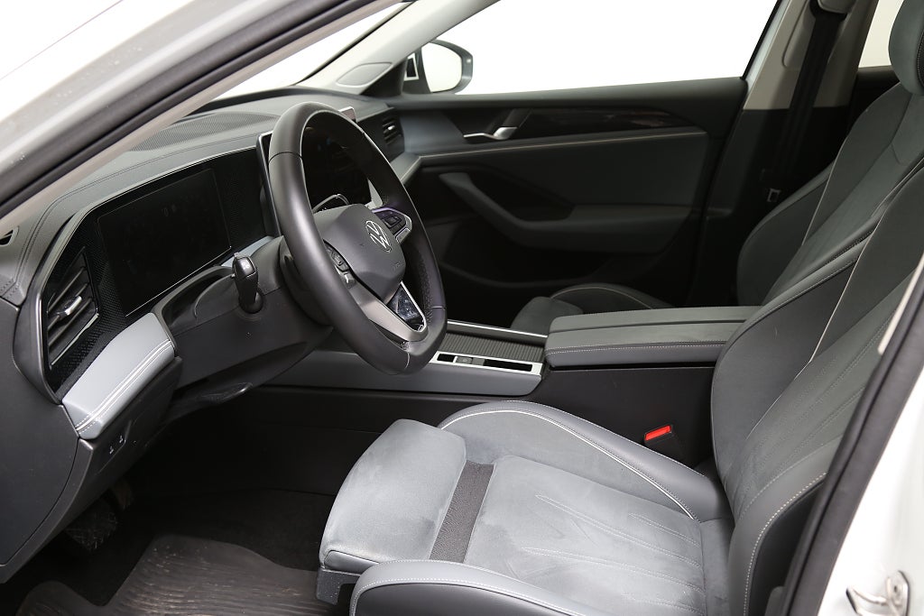 Volkswagen Passat Sportscombi 1,5 eTSI Business Värmare Drag 2025