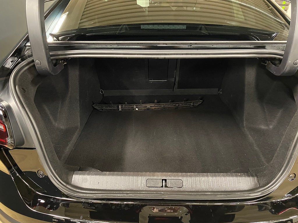 Bild på Citroën C4 X SHINE 1.2 PT 130hk Aut - CARPLAY, RATTVÄRME