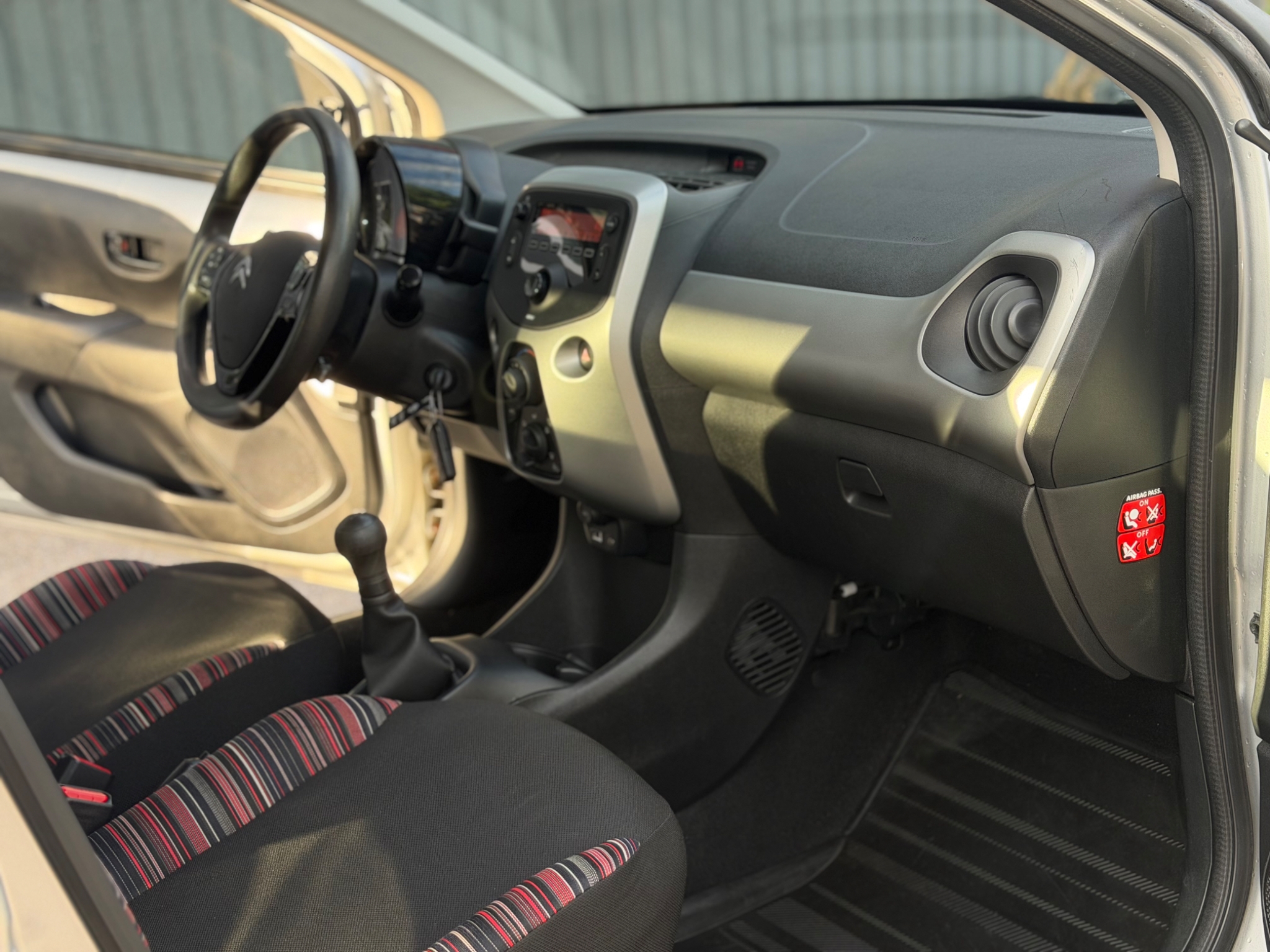 Citroen C1 5-dörrar 1.2 VTi Euro 6 2015, bild 4/38
