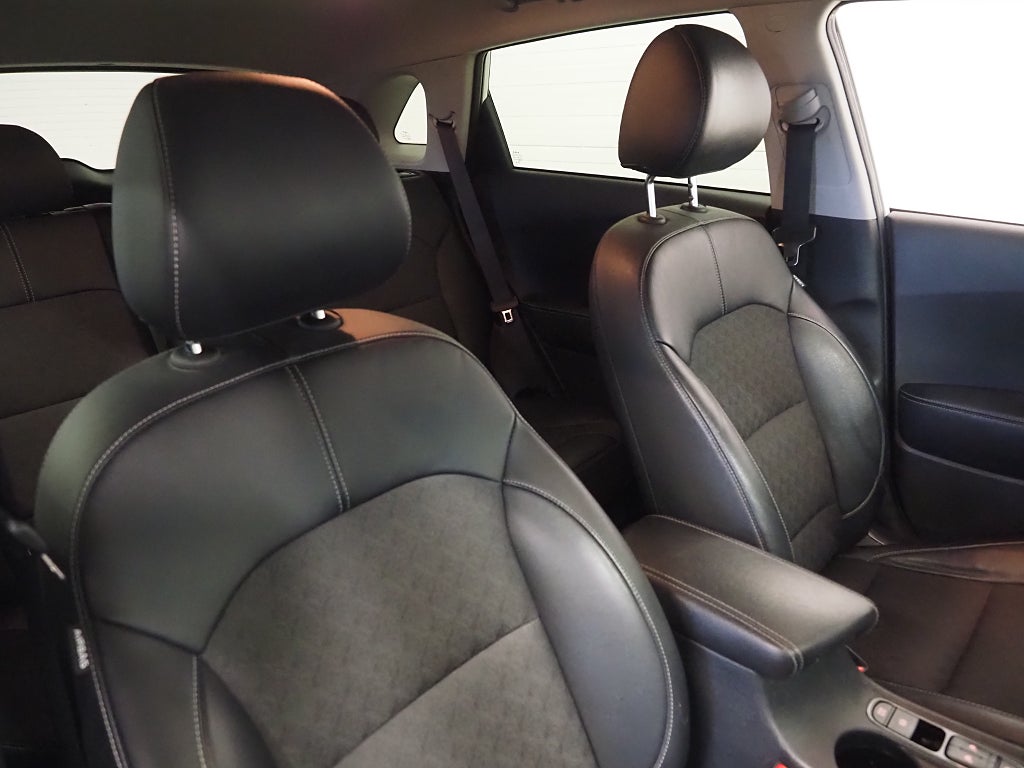 Kia Niro P-HEV DCT Advance Plus Navi Kamera Motorvärmare Moms 2022