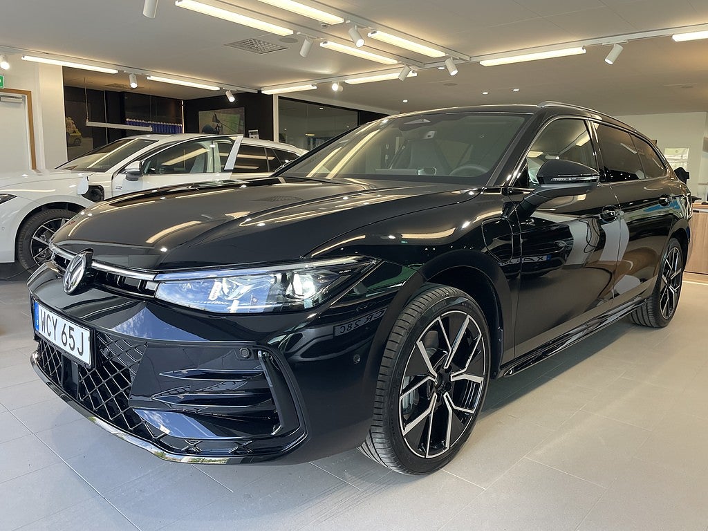 Volkswagen Passat eHybrid 272hk R-Line Privatleasing fr 4995kr tom 7/6