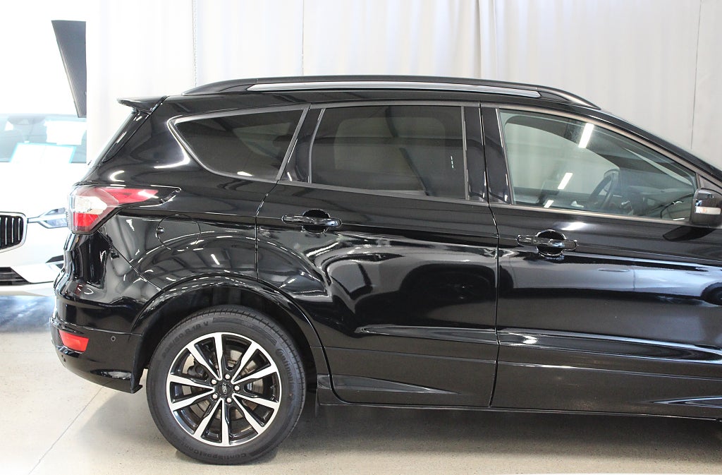 Ford Kuga 1.5 TDCi 120HK, Powershift ST-Line, * 10629* 3,99% Ränt