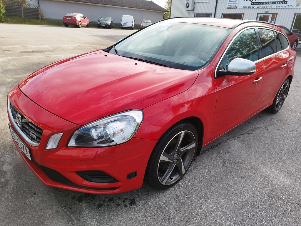 Volvo V60 T4F Momentum, R-Design Euro 5