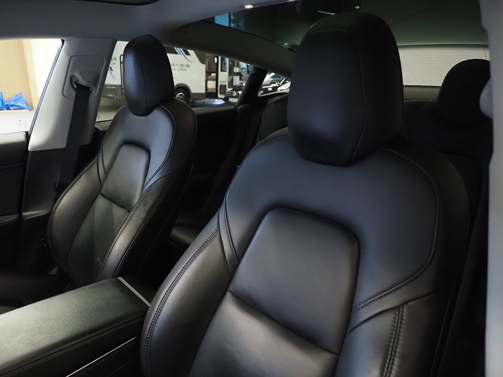 Tesla Model 3 Standard Range Plus Dragkrok Pano Kamera Navi Läder 2019