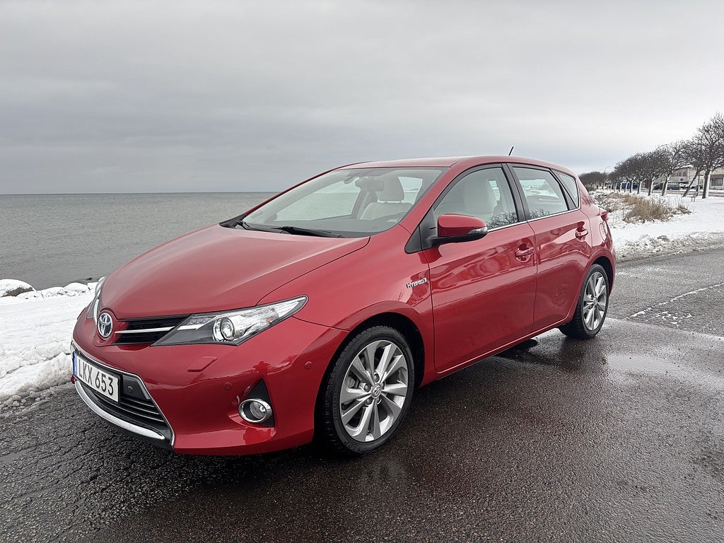 Toyota Auris Hybrid e-CVT Executive 2840 Mil