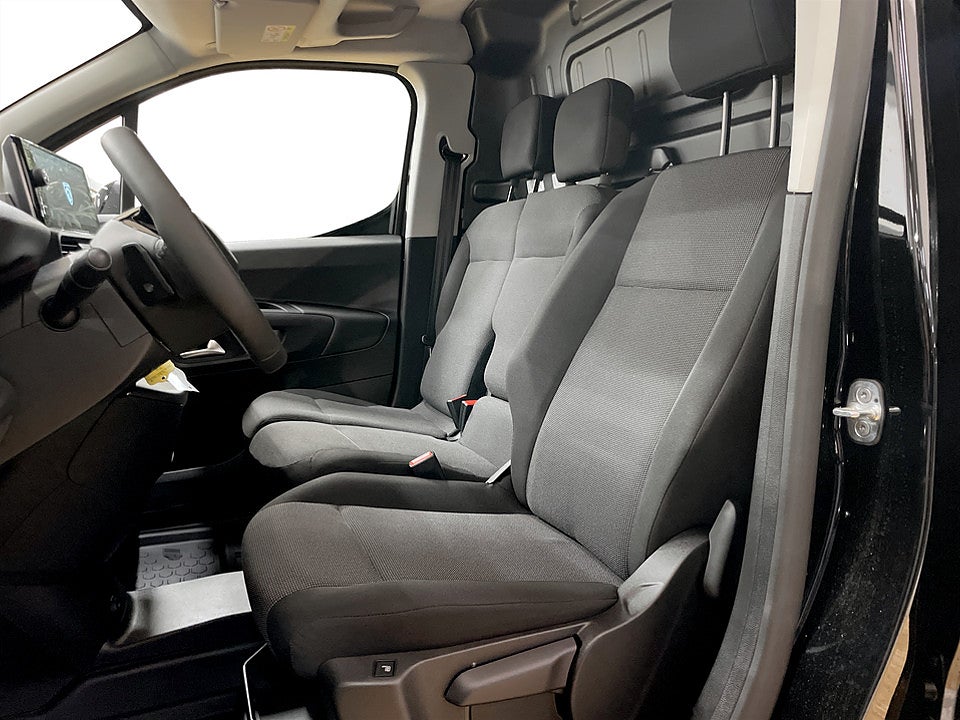 Bild på Peugeot Partner *EXTRA UTRUSTAD* 130hk AT8 L2 - DEMO