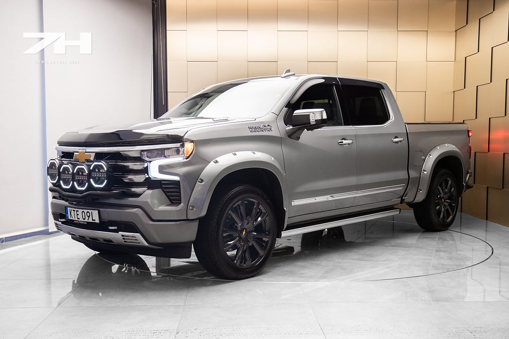 Chevrolet Silverado 1500 Crew Cab 3.0 Duramax Kittad 7H Edition / Flaklock