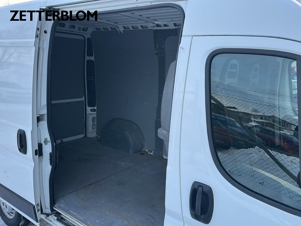 Transportbil - Skåp Peugeot Boxer 9 av 16