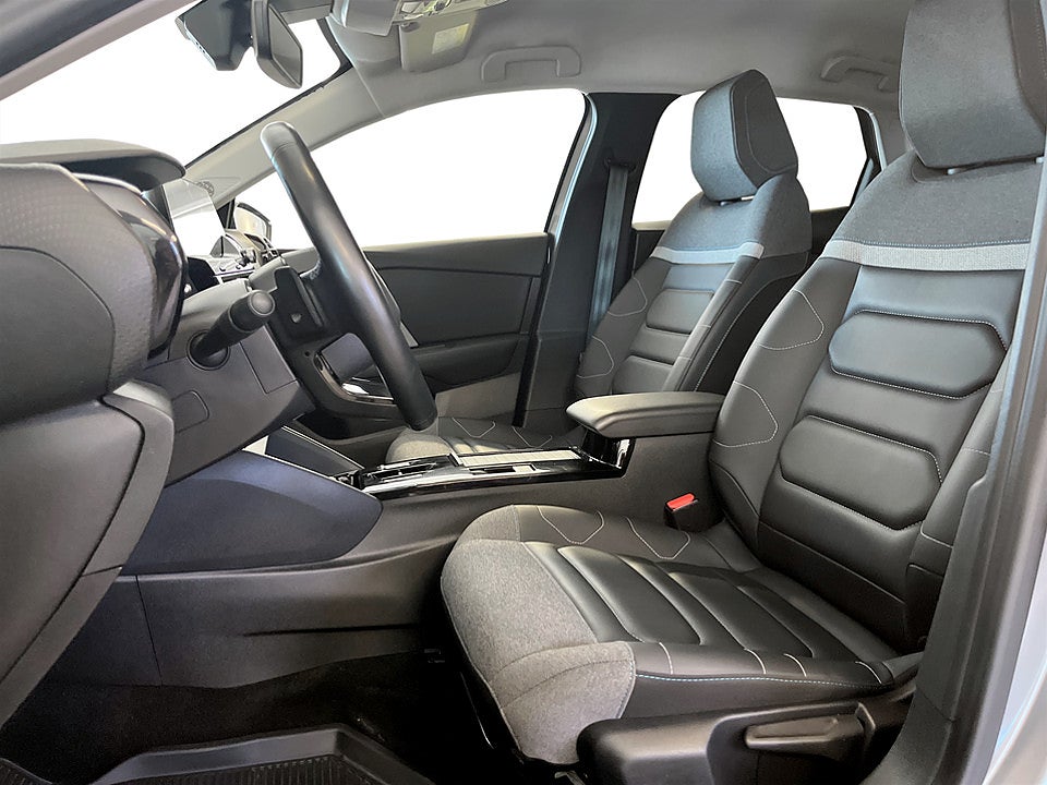 Bild på Citroën C4-X Shine 1.2 PT 131hk Aut B-KAMERA NAVI RATTVÄRME
