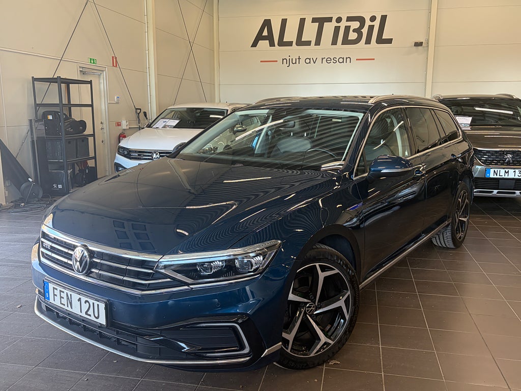 Volkswagen Passat SC GTE Executive Cockpit/Värmare/drag/HuD/Keyless/IQ