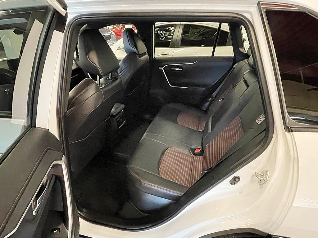Suzuki Across 2.5L Laddhybrid Inclusive 306 hk 4x4 E-CVT