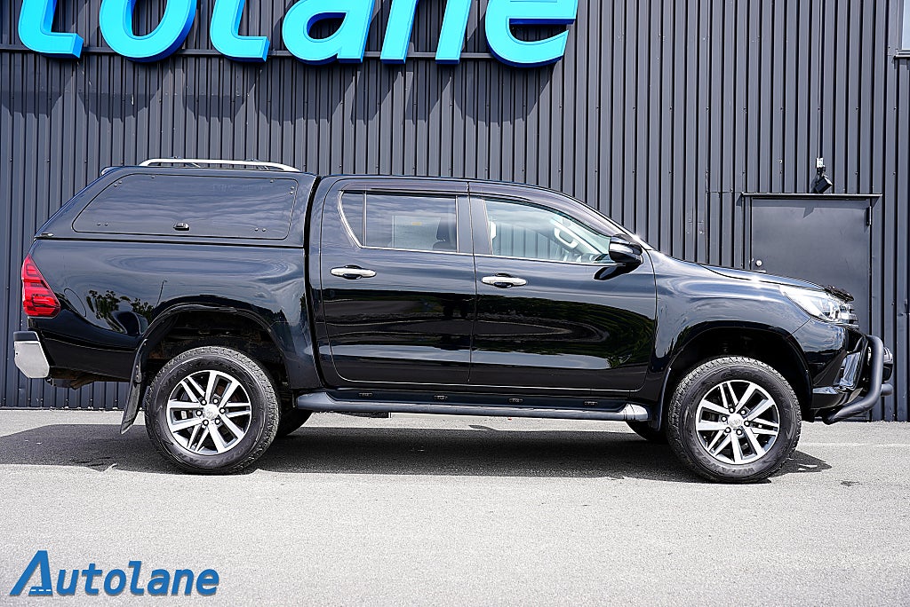 Toyota Hilux Dubbelhytt 2.4 AWD Dragkrok,CarPlay,Kamera 150hk