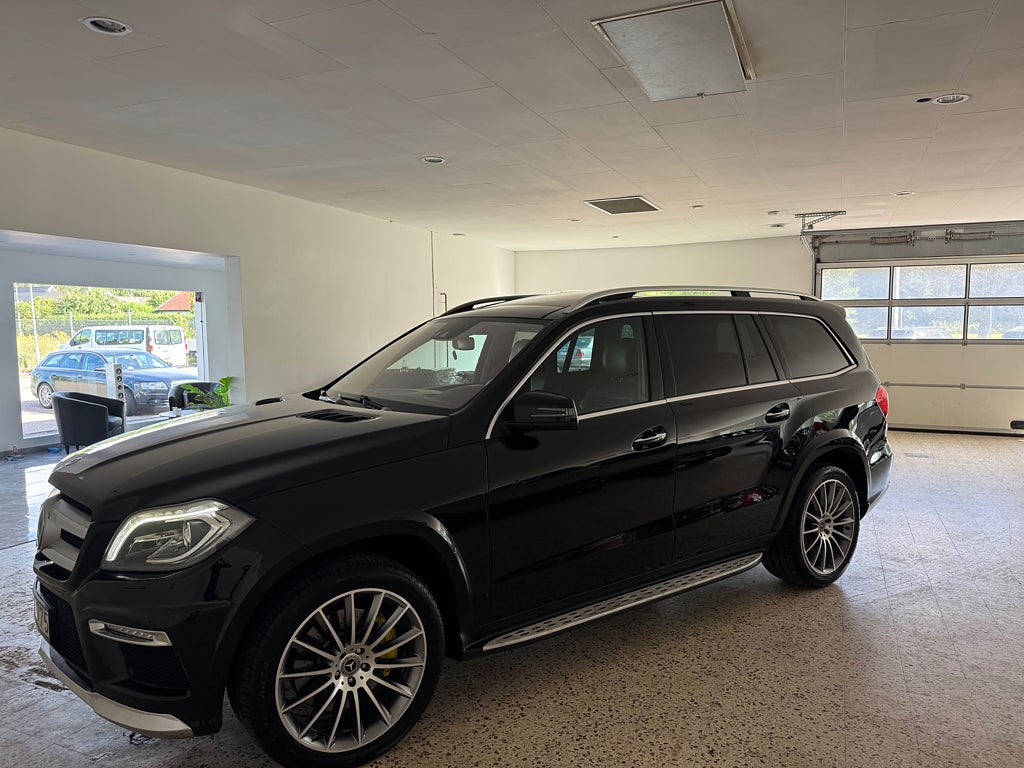 Mercedes-Benz GL 350 BlueTEC 4MATIC Plus AMG  7sit välv
