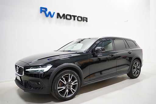 Volvo V60 Cross Country D4 AWD 190hk Momentum D-värmare Dragkrok VOC Navi BT