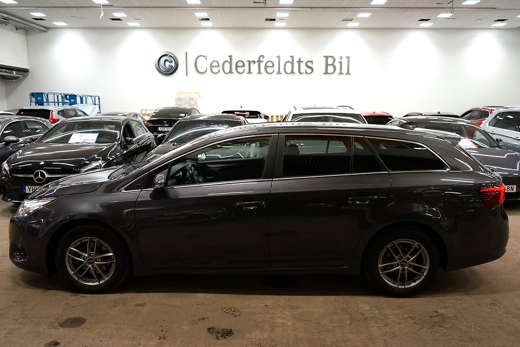 Toyota Avensis 1.8 Multidrive 1Ägare Skinn Kamera SoV-hjul