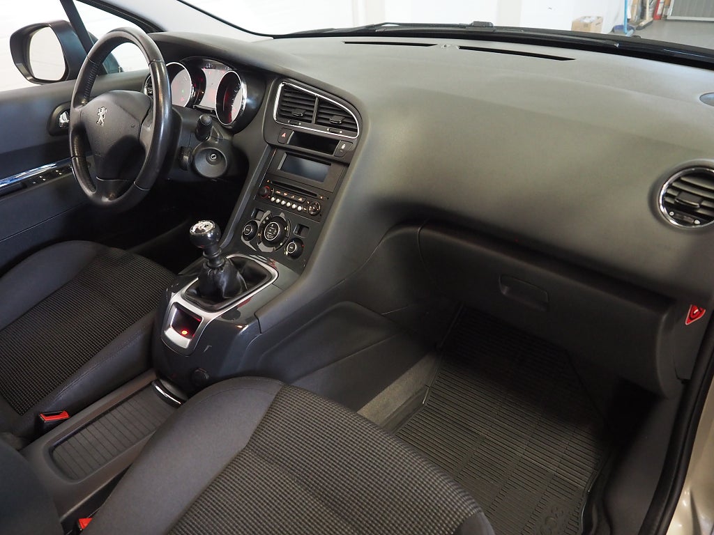 Peugeot 5008 1.2 PureTech 130hk | 7-sits | Farthållare