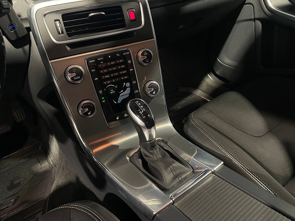 Volvo V60 D4 |Momentum | KAMREM BYTT | DRAG |VÄRMARE 2017