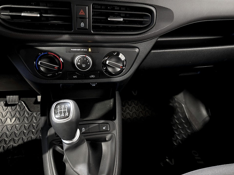 Bild på Hyundai i10 Essential 1.0 blue 67hk RATTVÄRME 