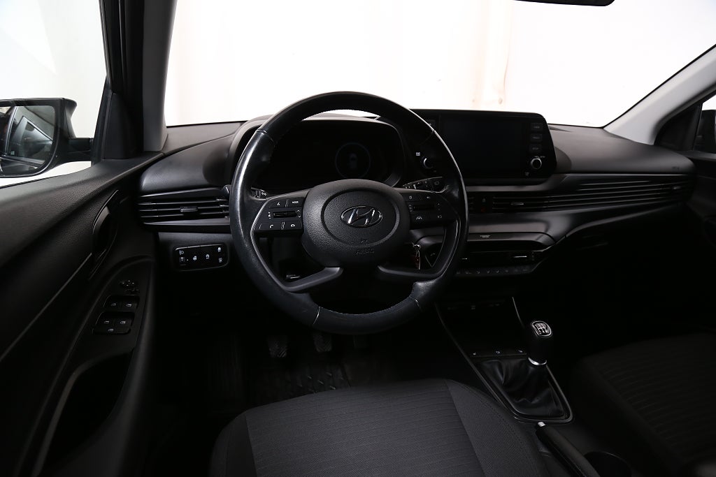 Hyundai i20 1,2 MPi 84hk Essential Kamera CarPlay 1ägare P-sensor 2021