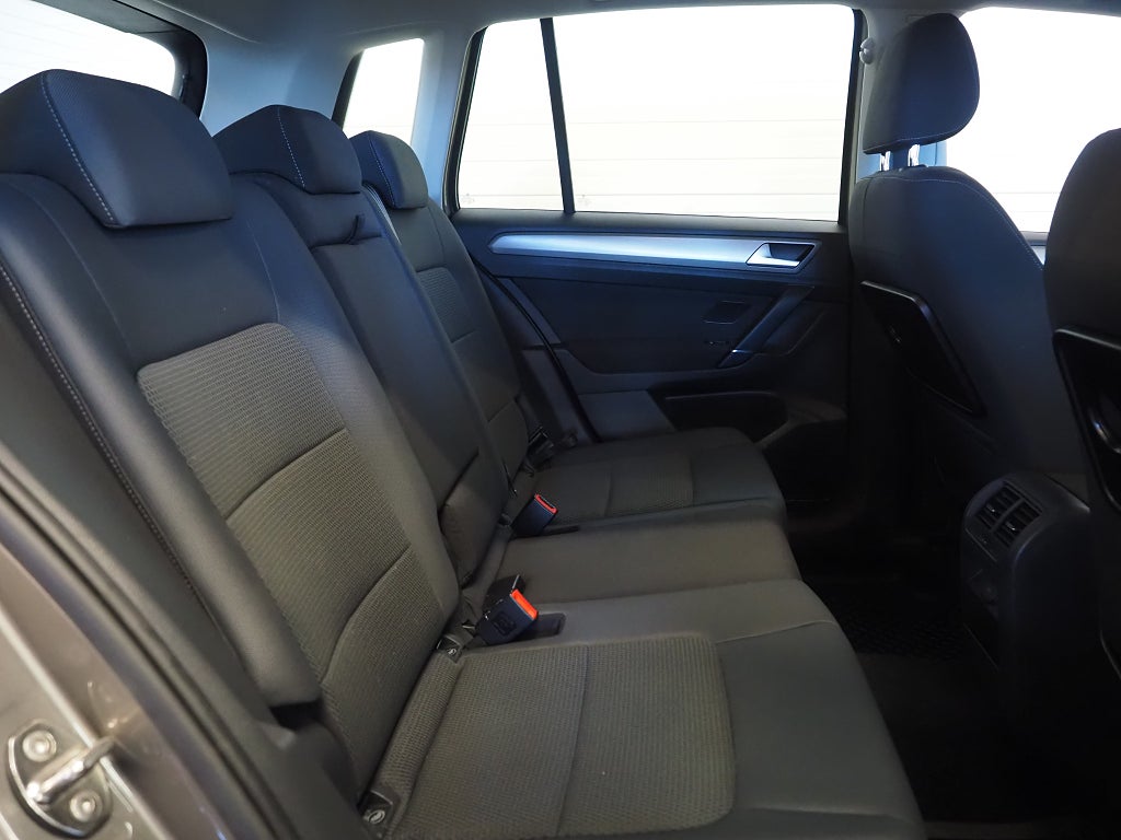 Volkswagen Golf Sportsvan 1.2 TSI 110hk Drag Kamera Låga mil! 2016