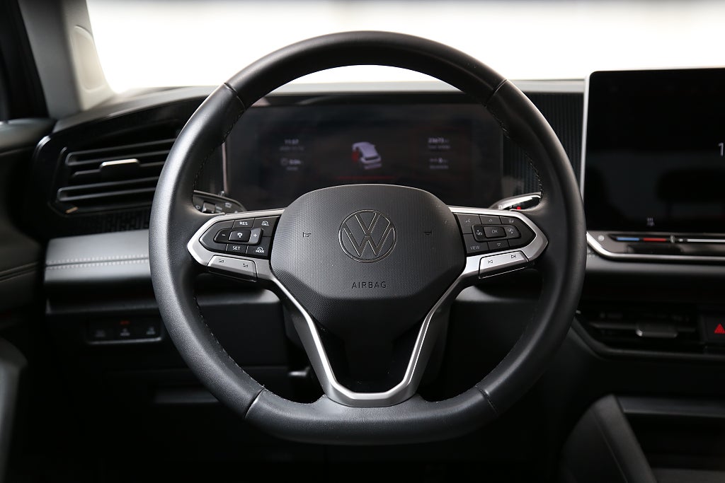 Volkswagen Tiguan 1,5 eTSI Life EDT Aut Värmare Drag Leasbar 2025