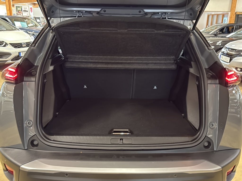Peugeot 2008 GT Hybrid 145hk Automat – bild 15
