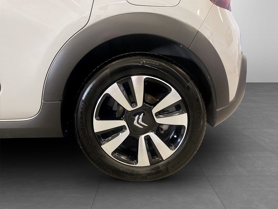Bild på Citroën C3 Shine 1.2 PT 110hk Aut - EN ÄGARE,P-SENSORER BAK
