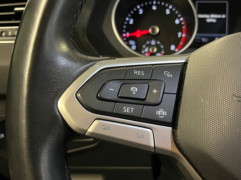 Volkswagen Tiguan 1.5 TSI Aut Adaptiv farth Motorvärmare Dragkrok Carplay bild 18