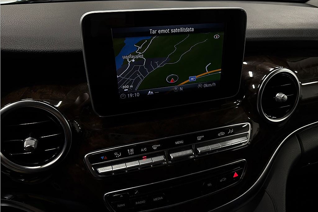 Mercedes-Benz V 250d 3.1t 7-sits Drag, Läder, Navi, Kamera