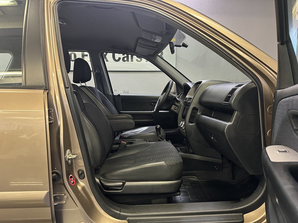 Honda CR-V 2.0 4WD | Nybesiktad | S+V | Nyservad | Bluetooth