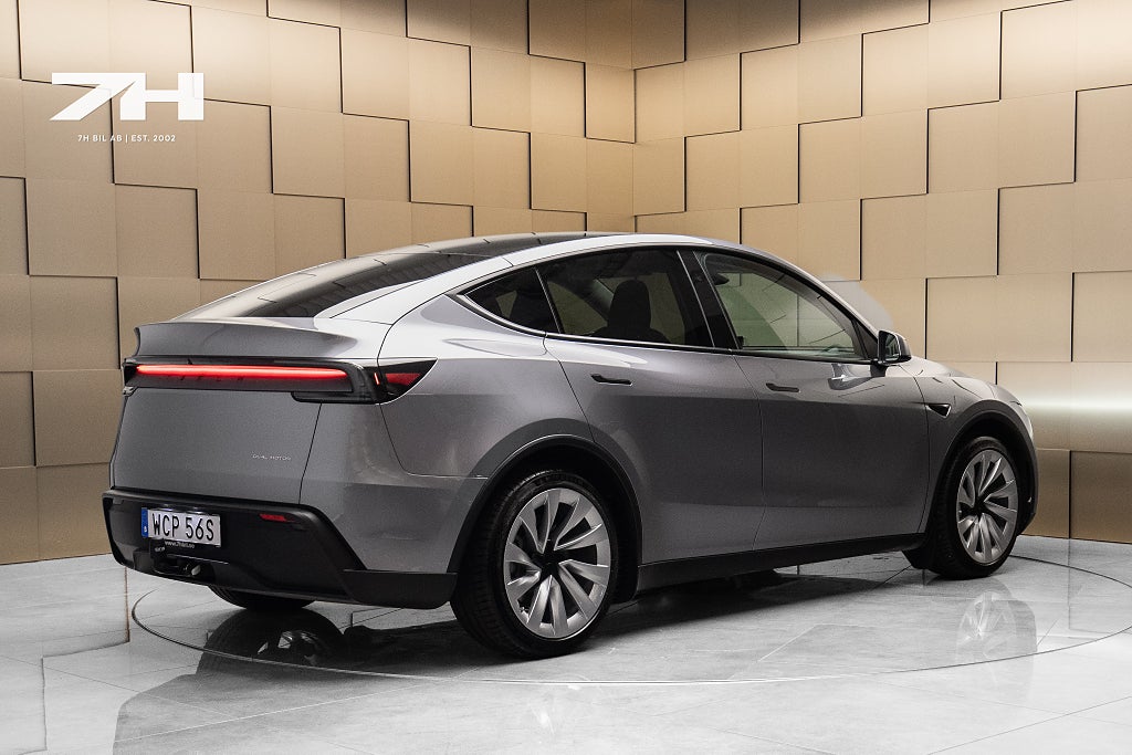 Tesla Model Y Long Range AWD Juniper / Drag / Pano / 360°
