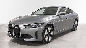 BMW i4 eDrive40 har en räckvidd på upp till 59 mil enligt WLTP. 