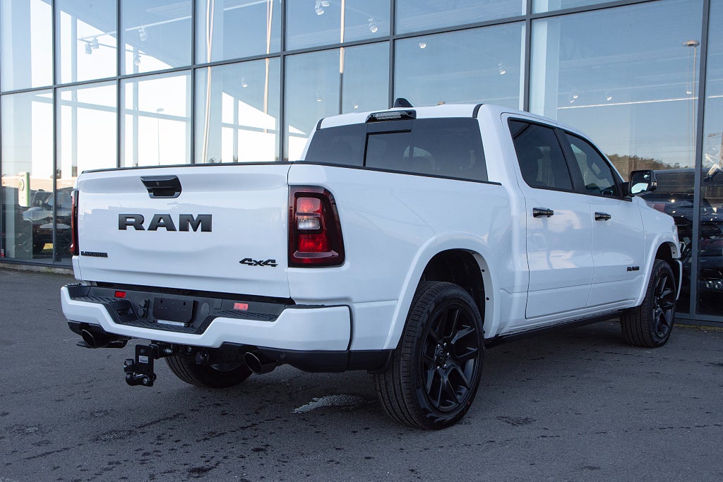 Dodge RAM 1500 Laramie Night Premium 426 hk E85 LÅG SKATT