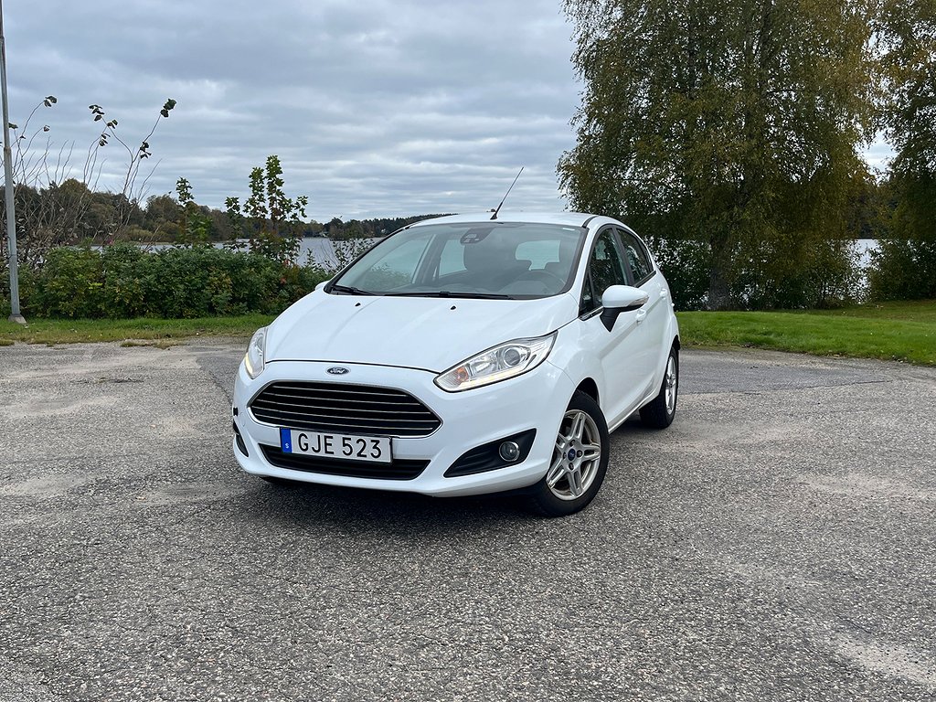 Ford Fiesta 5-dörrar 1.0 Titanium  *Låga mil*720kr/mån*