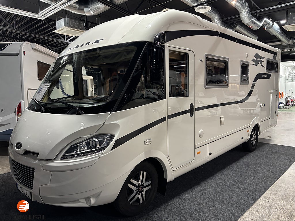 Laika KREOS 7009 // 2 SOLPANELER // 150HK // ALDE