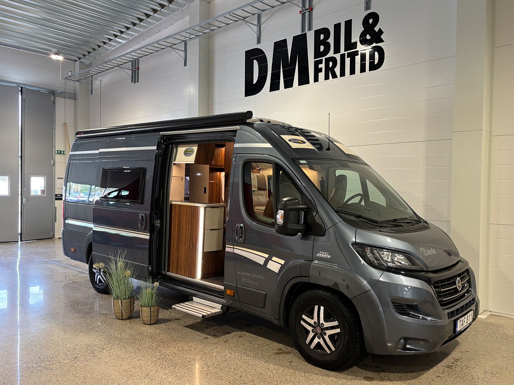 Karmann Davis 620 Långbädd / Automat / 150 hk / Solcell / Drag / 3500kg