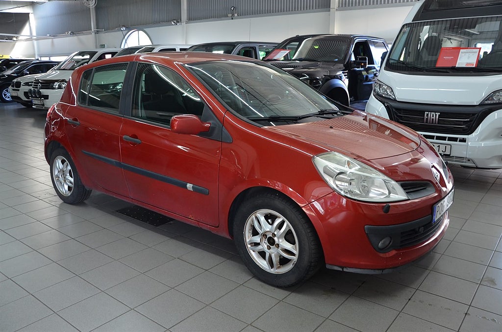 Renault Clio 5-dörrars Halvkombi 1.4 98hk