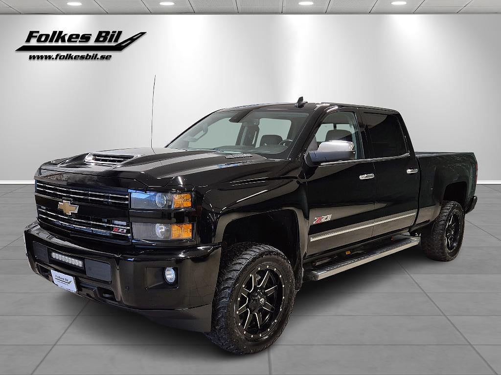 Chevrolet Silverado 2500 HD Crew Cab 6.6L V8 Duramax 451 hk Parkv 