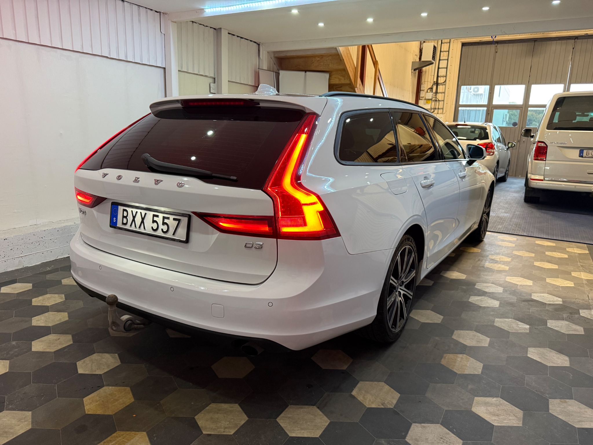 Volvo V90 D3 Geartronic Business Drag 2017, bild 3/10
