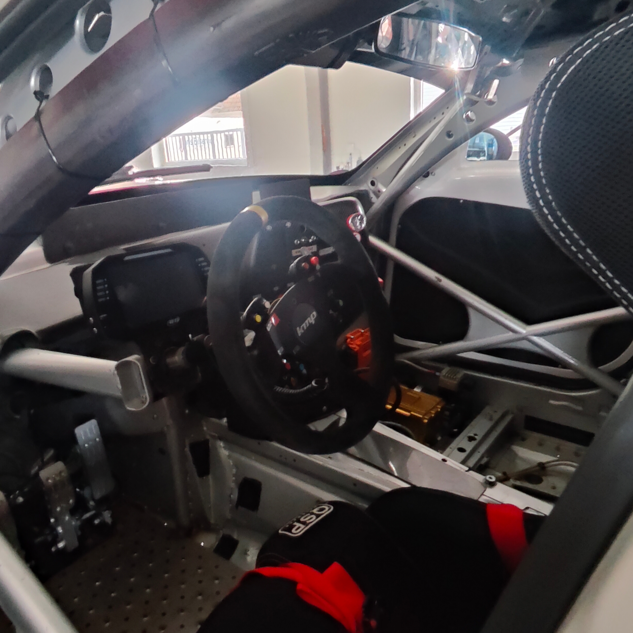 BMW 140 V8 2012, bild 6/31