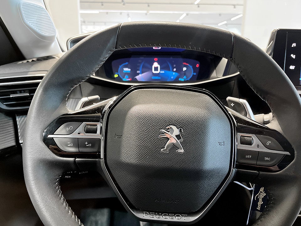 Bild på Peugeot 208 Allure Pack 1.2 PT 100hk Aut CARPLAY