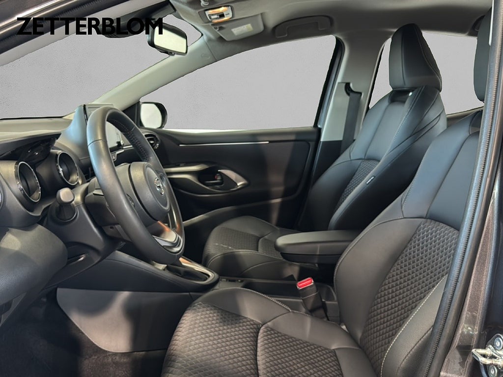 Halvkombi Mazda 2 7 av 14