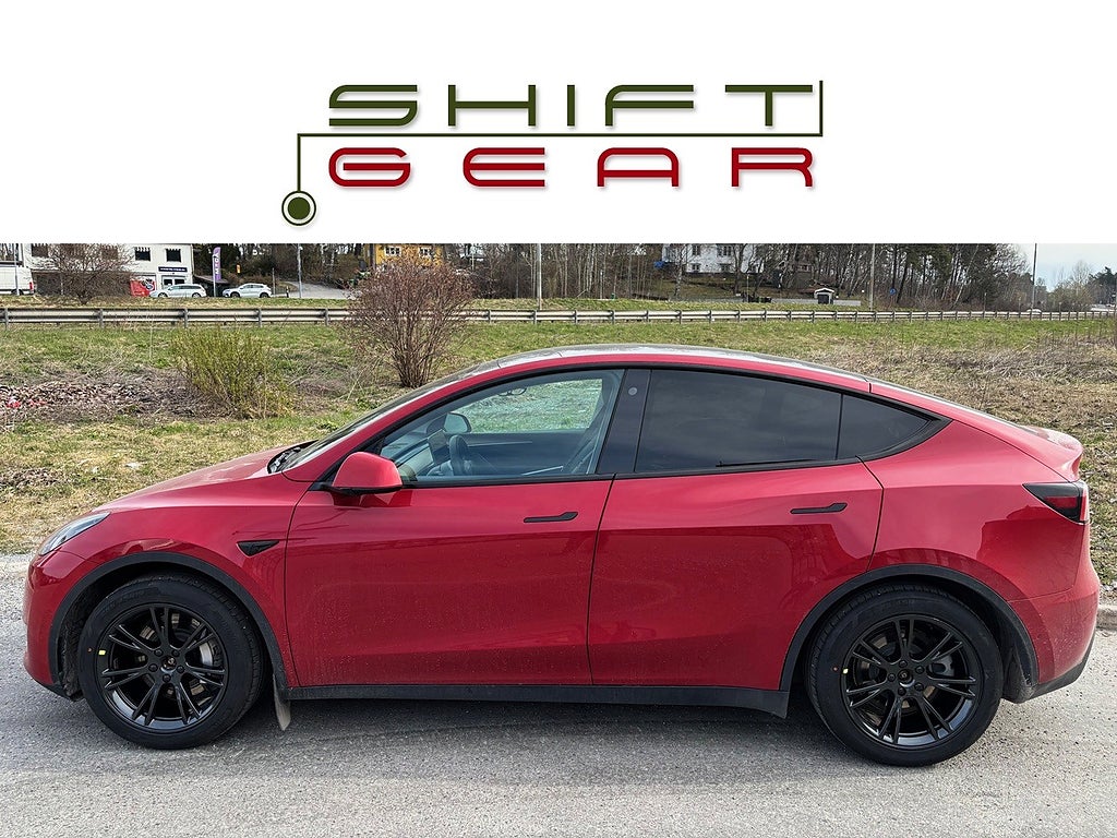 Tesla Model Y Long Range AWD Dragkrok Nya däck 1 förare 