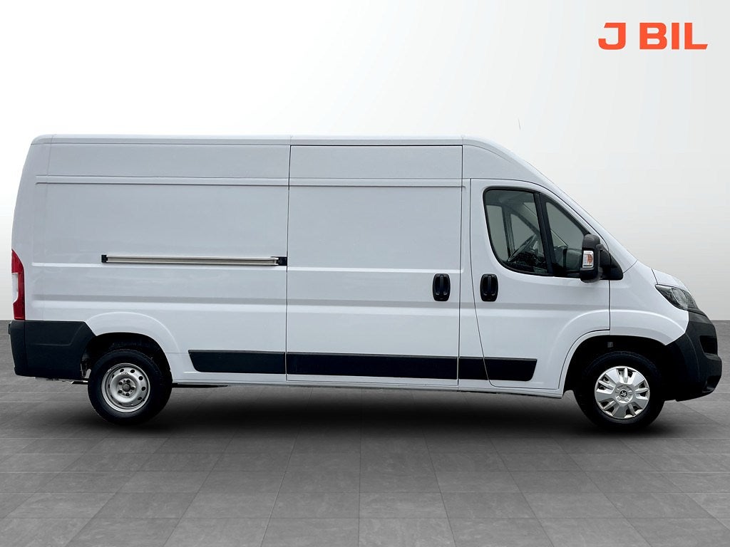 Bild på Peugeot Boxer PRO+ 335 2.2 BHDi 145hk L3H2 - DRAG, B-KAMERA