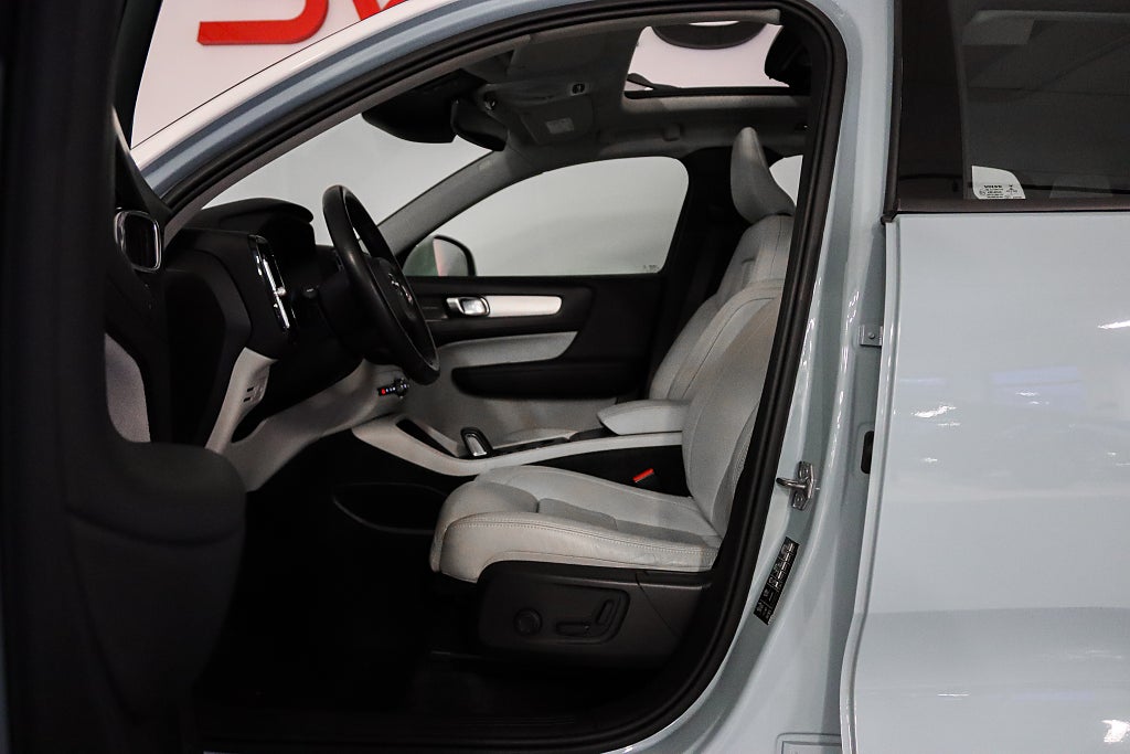 Volvo XC40 T5 AWD Intro Edition H/K Panorama 360°