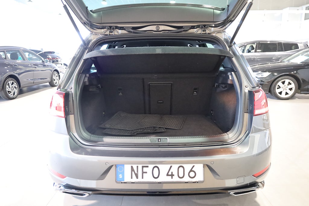 Volkswagen Golf I 5-dörrar 1.5 TSI 150HK R-Line M-Värme Kamera Plus-Pkt